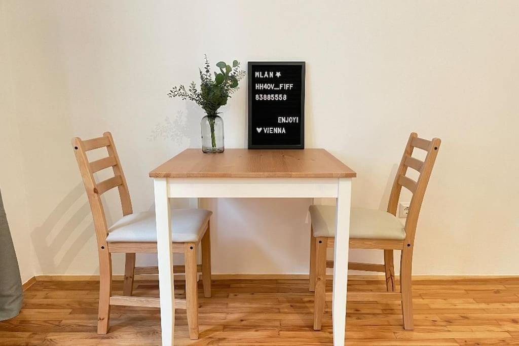 Mariahilfer Street Apartment Виена Екстериор снимка